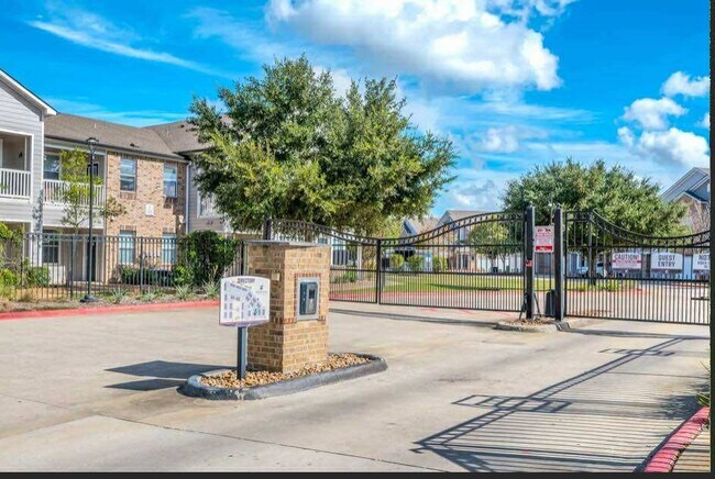 Foto del edificio - 529 Barker-Clodine Rd
