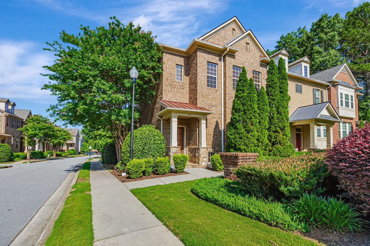Primary Photo - 1122 Parktown Dr