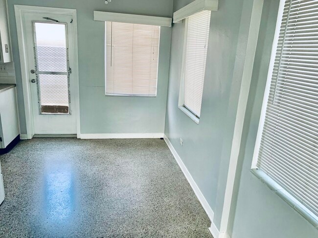 Building Photo - 1420 N Federal Hwy