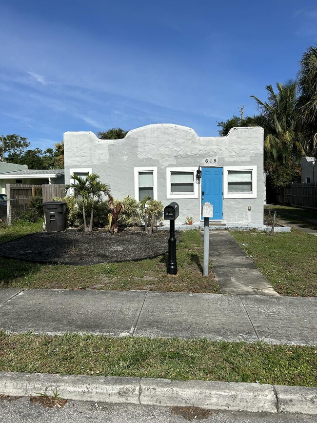 Building Photo - 615 El Vedado