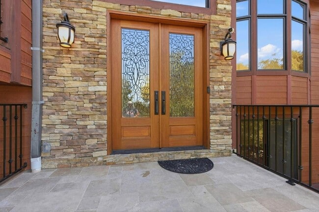 Building Photo - 3911 Pepper Tree Ct
