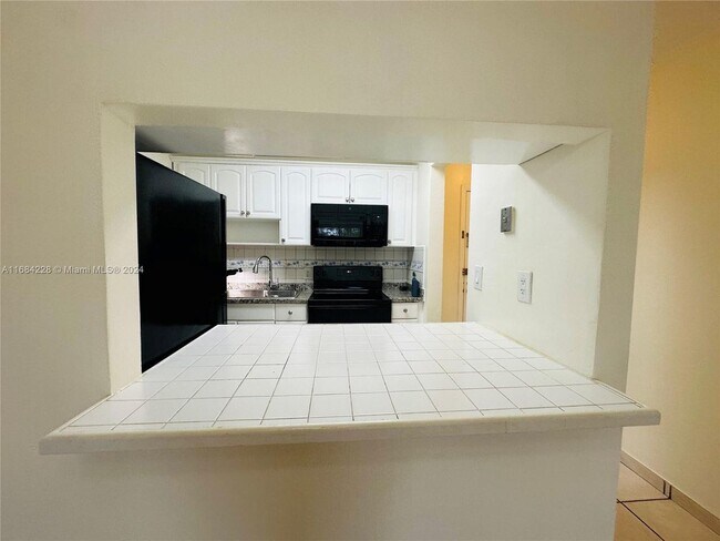 Foto del edificio - 677 SW 9th Ave