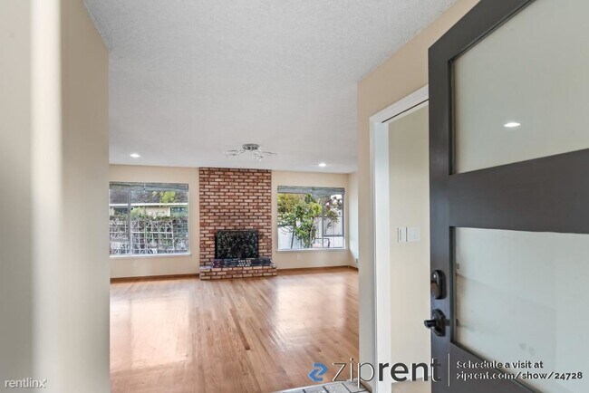 Building Photo - 4 br, 3 bath House - 211 Portola Ct, Los A...