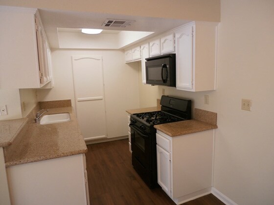 Building Photo - 501 E Santa Anita Ave