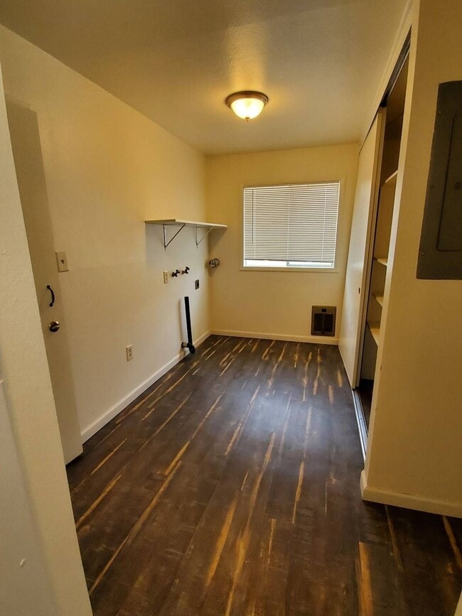 Building Photo - 1228 Arlington
