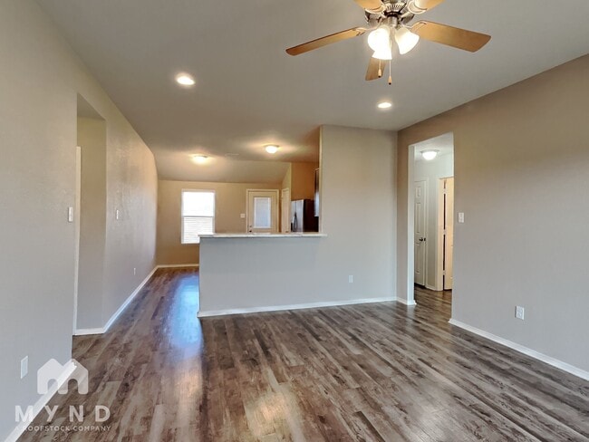 Foto del edificio - 949 Pinehurst Loop