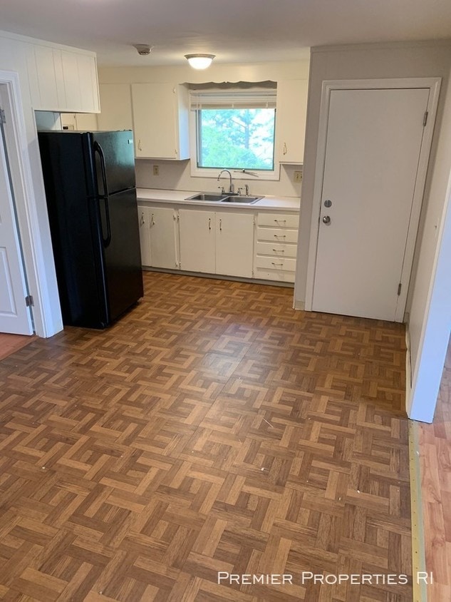 463 Woonasquatucket Ave Unit 22, North Providence, RI 02911 Room for