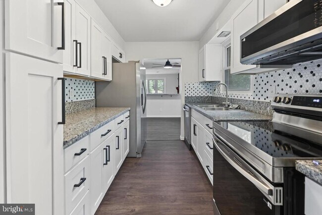 Foto del edificio - 2709 Creek Rd