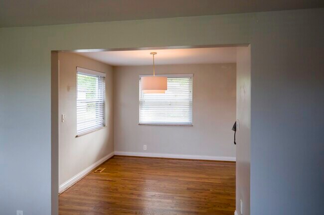 Building Photo - 6983 Salem Rd