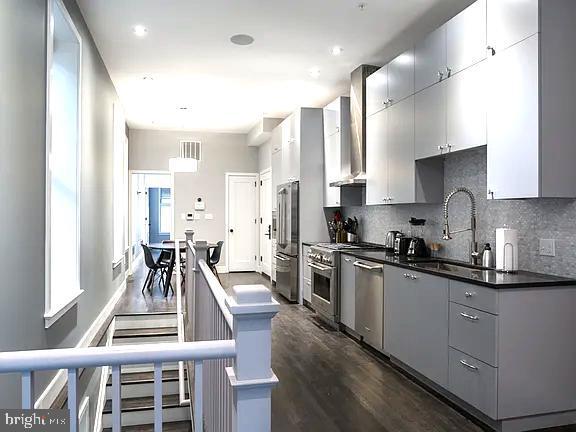 Foto del edificio - 819 6th St NW