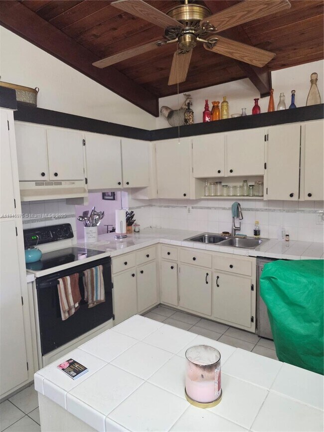 Foto del edificio - 124 Gate Rd