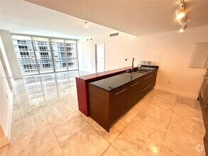 Building Photo - 475 Brickell Ave