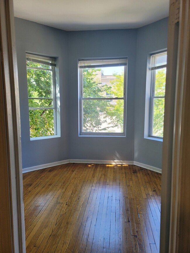 Building Photo - 1439 S Lawndale Ave