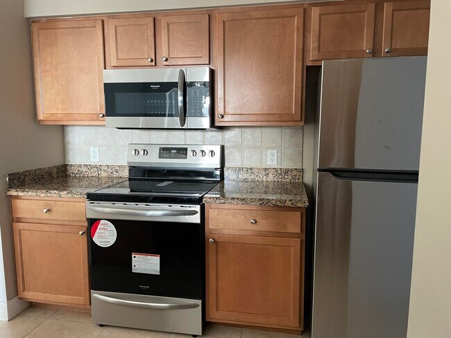 Foto del edificio - 9905 Baywinds Blvd