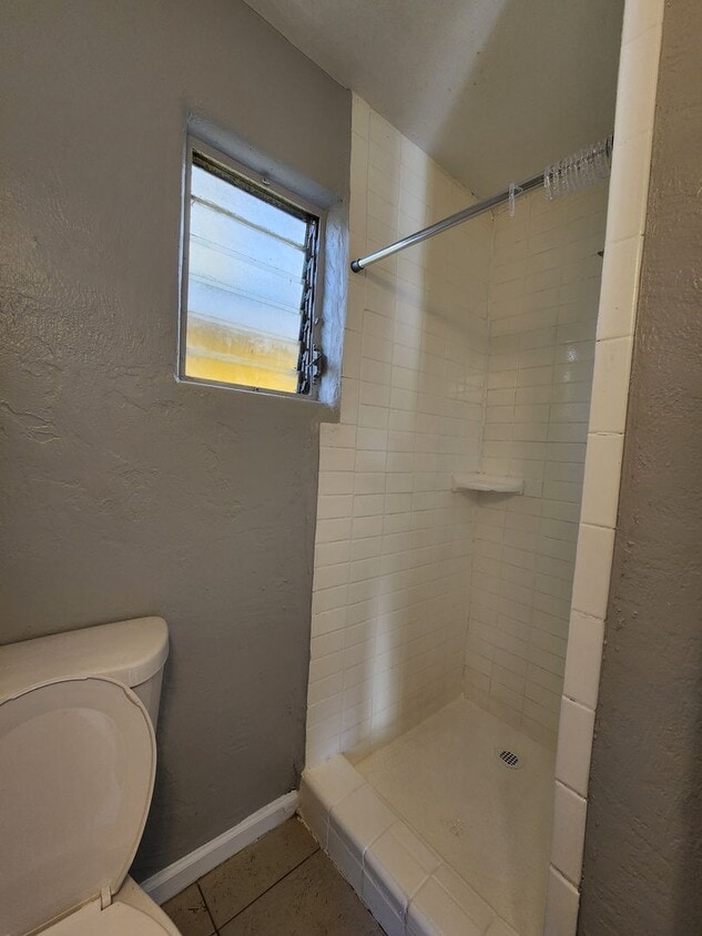 Building Photo - Studio Apartment ** UNDER NEW MANAGEMENT **