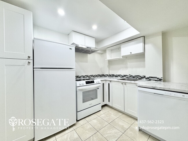 Photo du bâtiment - Bright 1-Bedroom Apartment with 2 Parking Spaces in Ajax