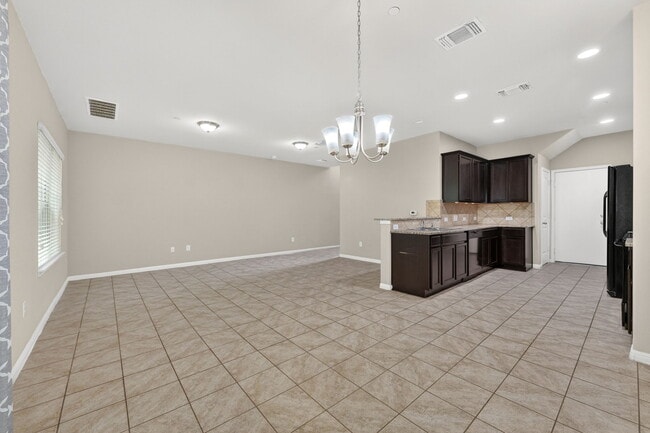 Building Photo - 516 E Slaughter Ln