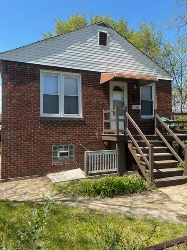 Building Photo - 2336 Delaware St