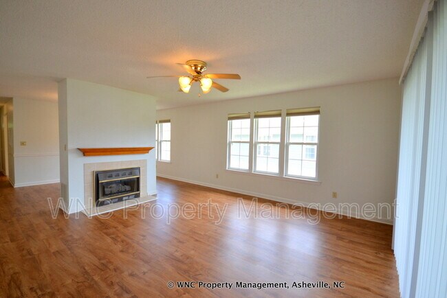 Building Photo - 4702 Breakers Ln