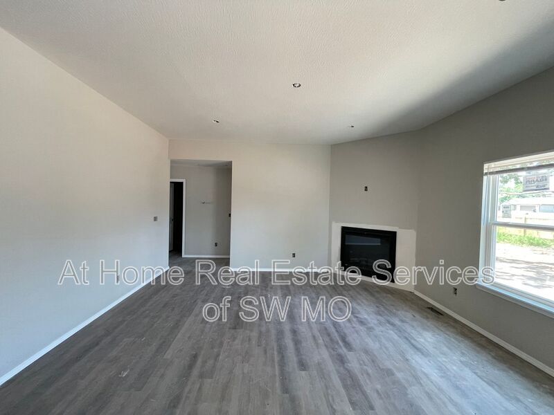 Foto del edificio - 109 E Rosalie St