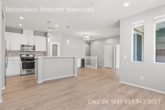 Building Photo - 1709 Signature Pl