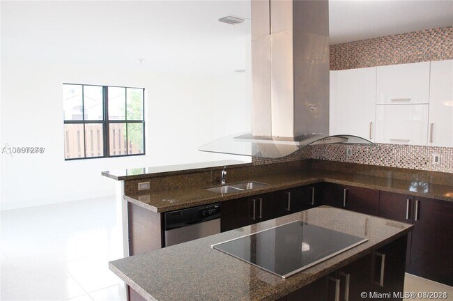 Foto del edificio - 9864 NW 10 Terrace