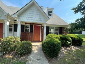 Building Photo - 124 Bridgewater Cir