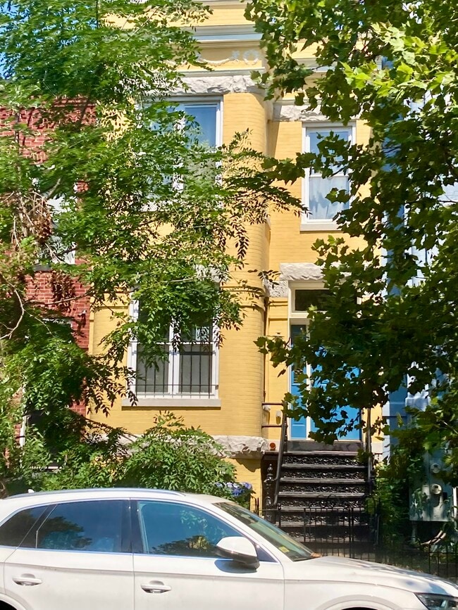 Building Photo - 27 Q St NW