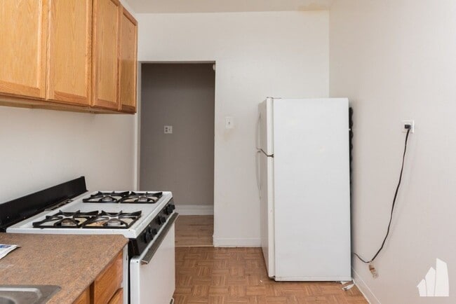 Foto del edificio - 5662 N Ridge Ave