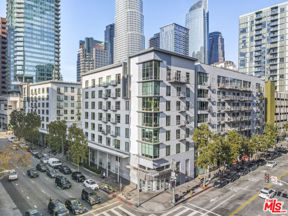 Primary Photo - 645 W 9th St