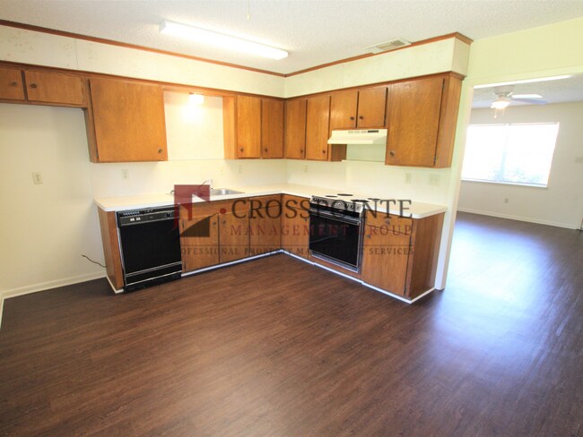 Foto del edificio - COMING SOON! 2 Bedroom 1 Bath Duplex in West Tyler!