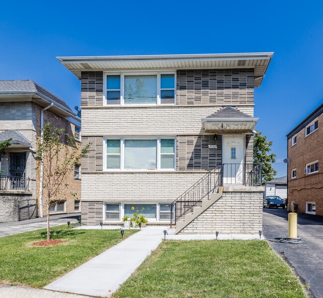 Building Photo - 5752 W Park Ave
