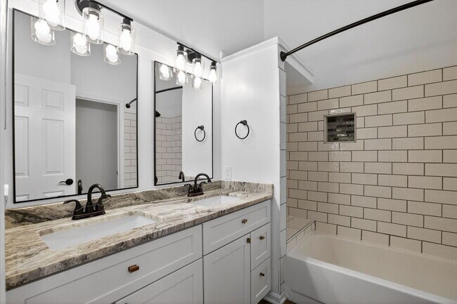 Building Photo - 11302 Golden Eagle Pl