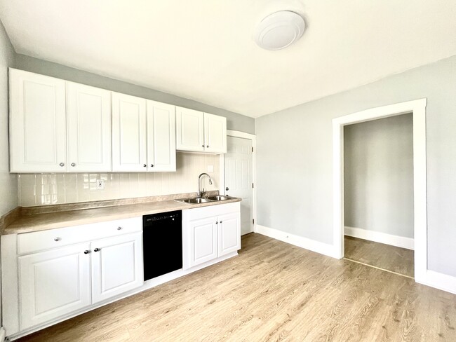 Kitchen - 1706 33rd St