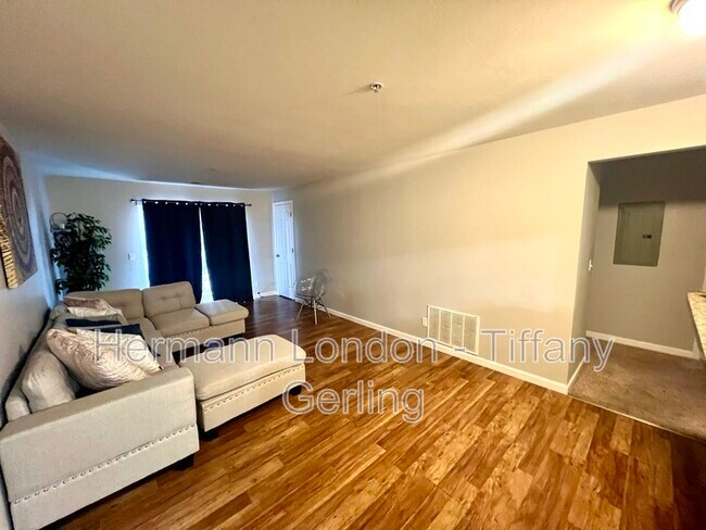 Building Photo - 660 Materdie Ln