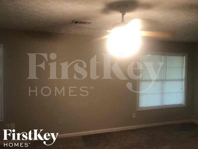 Foto del edificio - 319 Hills Point Rd