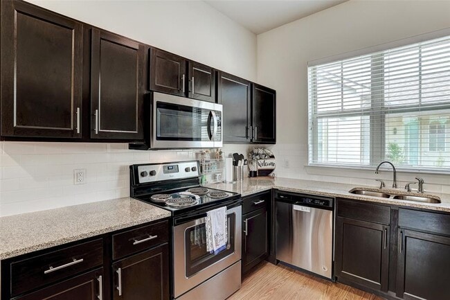 Building Photo - 2400 Louis Henna Blvd