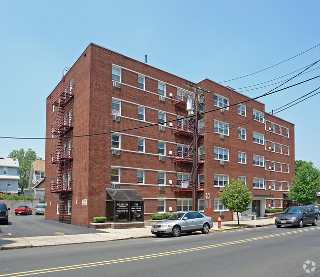 Foto del edificio - Grantwood Towers