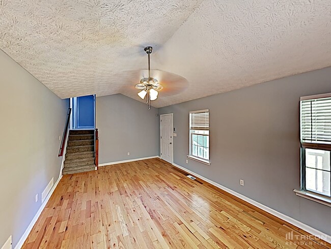 Building Photo - 384 Thornbrooke Dr