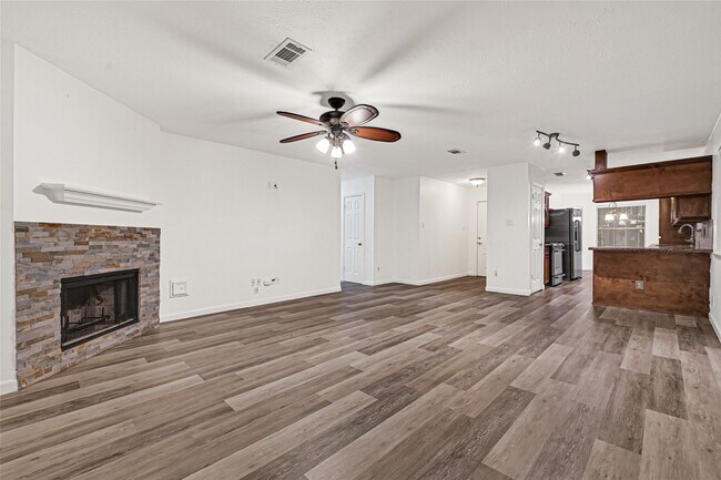 Foto del edificio - 4803 Drew Forest Ln