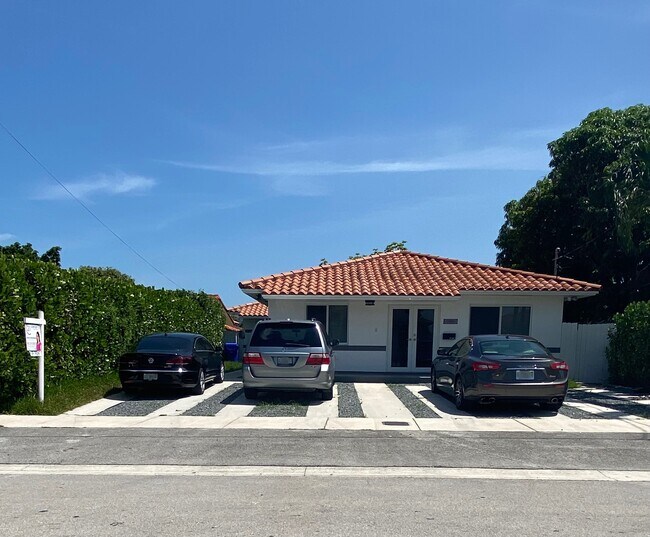 Foto del edificio - 3040 SW 16th Ter