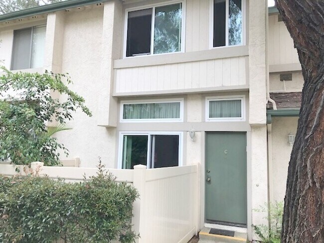 Foto del edificio - LaJolla 2BR 1.5BA Townhouse-3 Story-Tri-Le...