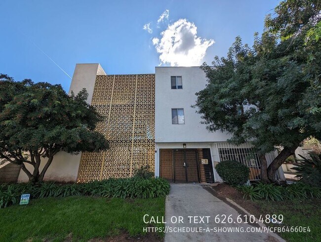 Building Photo - 1313 Huntington Dr