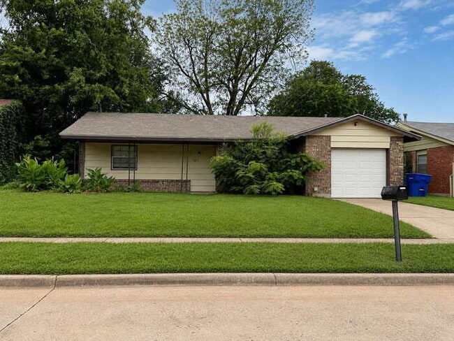 Building Photo - 3 Bed 2 Bath in Midwest City