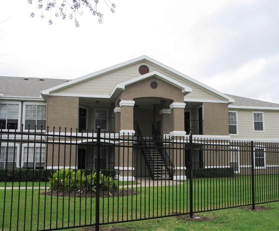 Building Photo - 111 Loganberry St