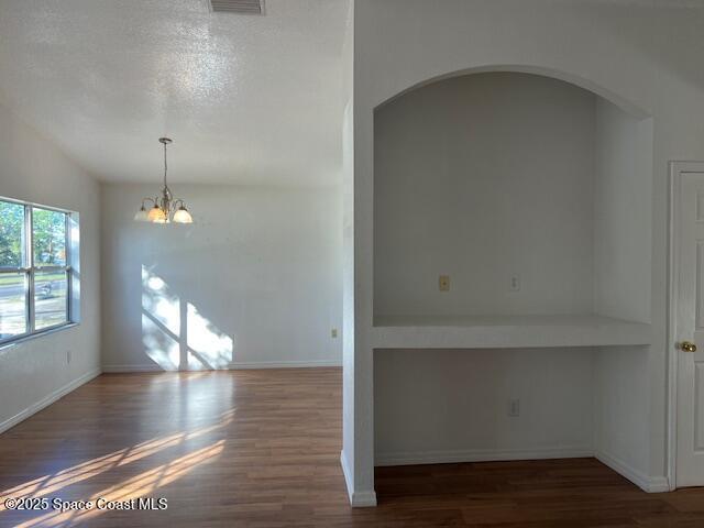 Foto del edificio - 4570 Fay Blvd