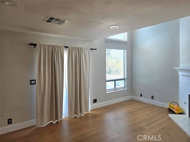 Foto del edificio - 950 W Lambert Rd