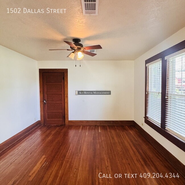 Building Photo - 1502 Dallas St