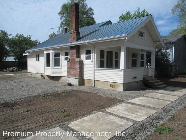 Building Photo - 1190-1210 Alder Dr NE