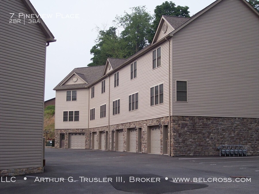 Primary Photo - 7 Pineview Pl
